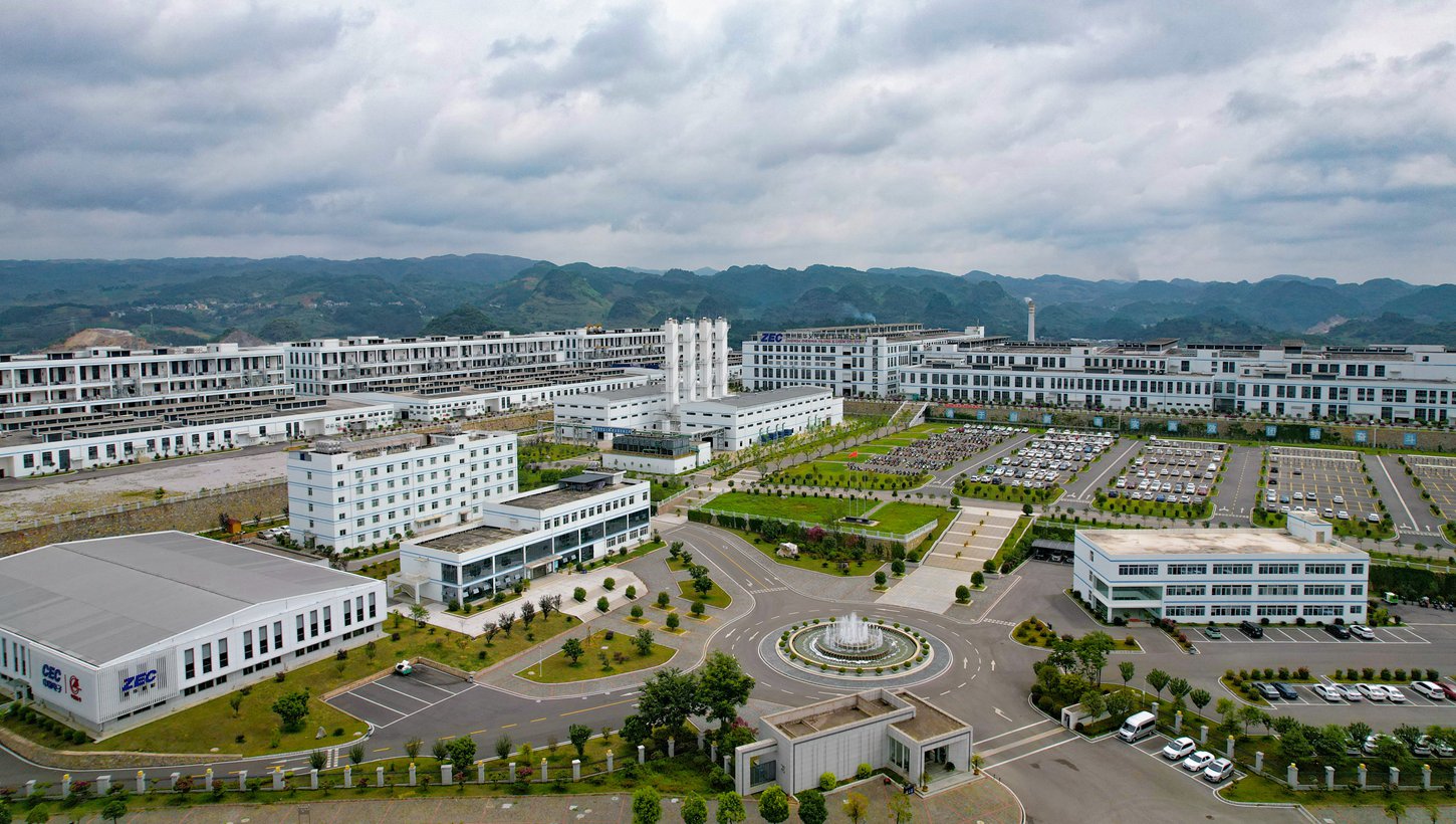 贵州振华义龙新材料有限公司主要从事锂离子电池正极材料的研发、生产及售,产品应用于新能源汽车动力电池。 林民 摄影.jpg